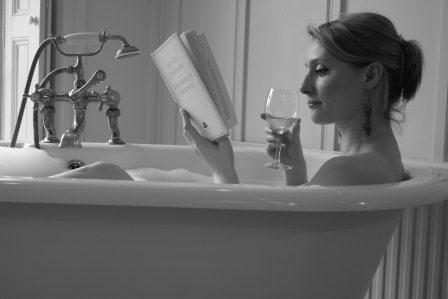 reading-in-the-bath